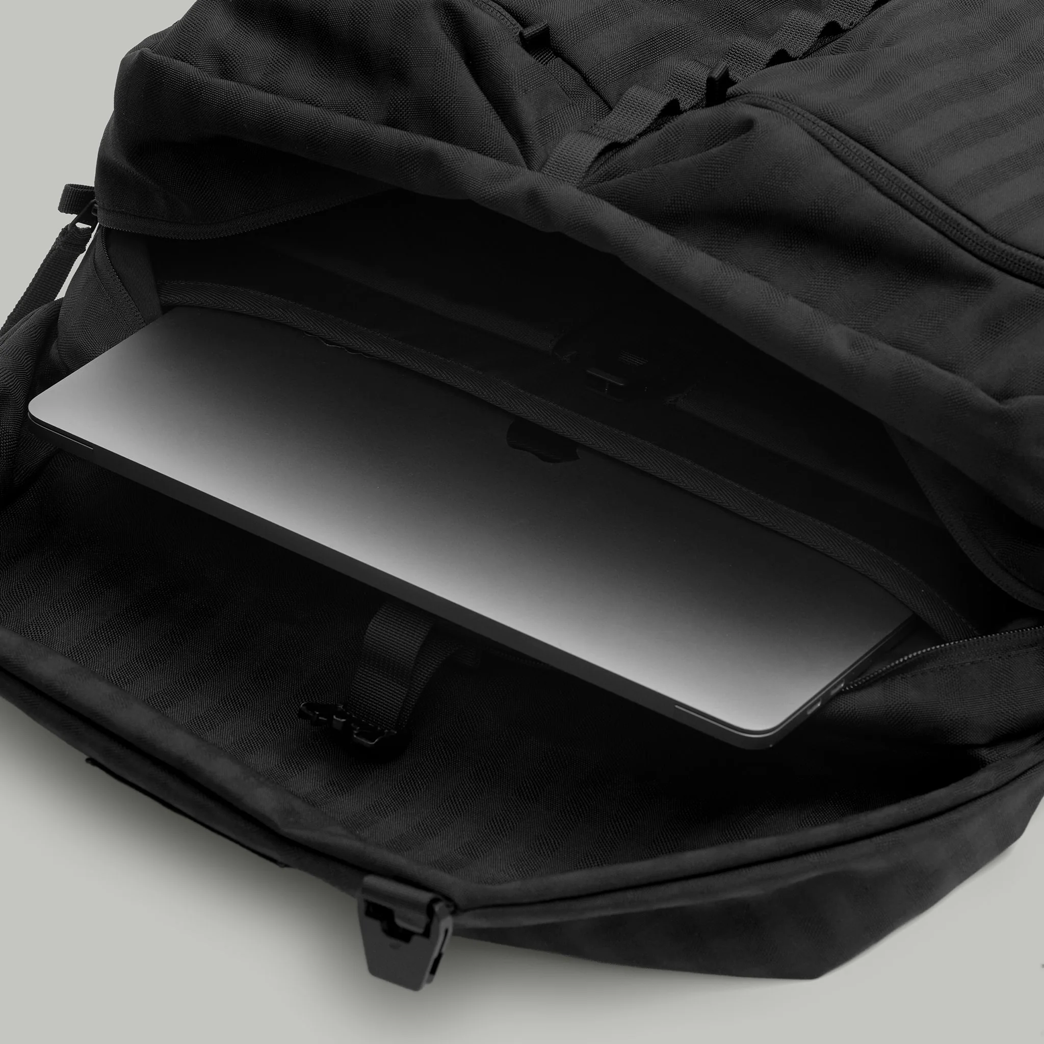 Messenger Bag F18 Gen.1 RD-MB-F18_GEN.1 (FW25) BLACK - Image 24
