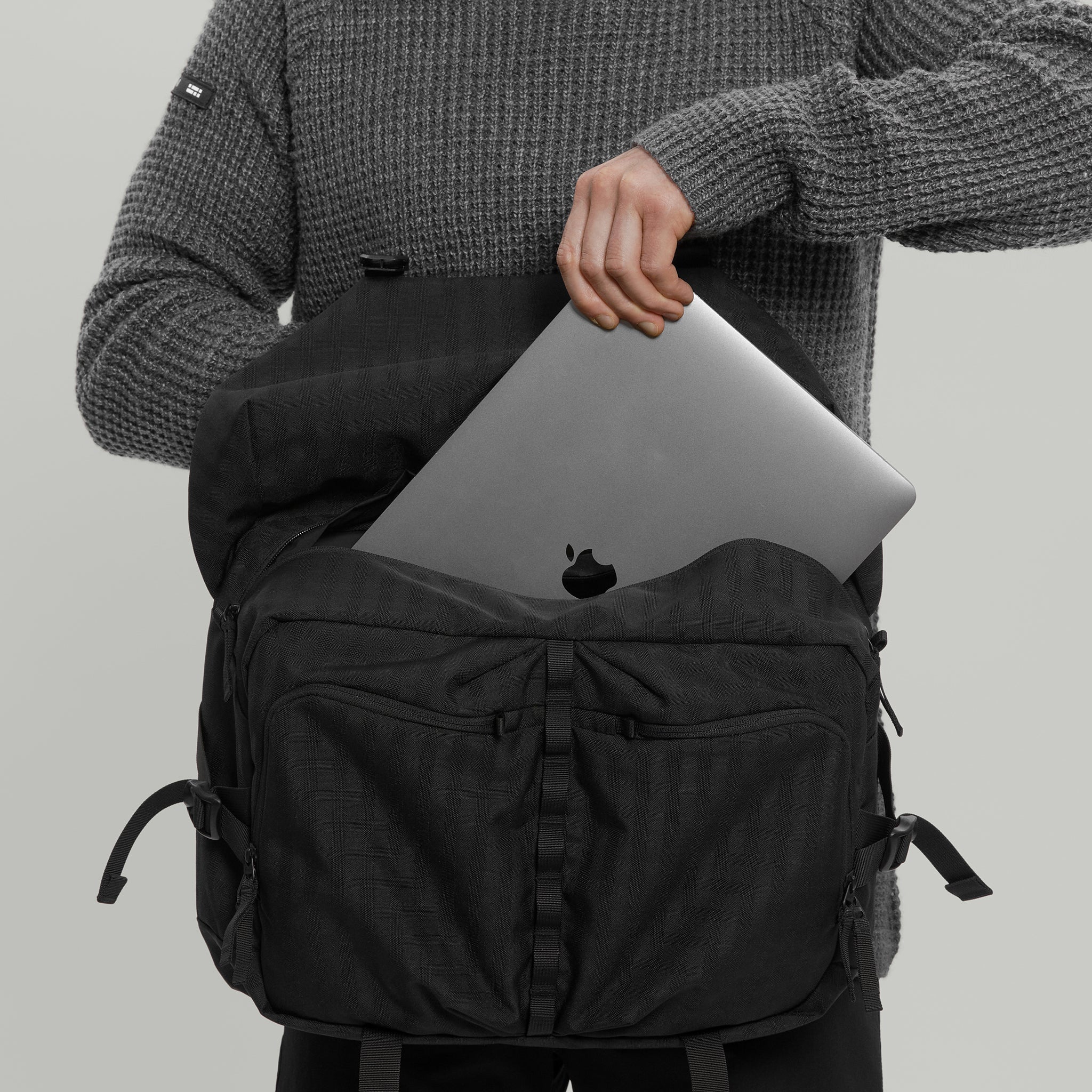 Messenger Bag F18 Gen.1 RD-MB-F18_GEN.1 (FW25) BLACK - Image 8